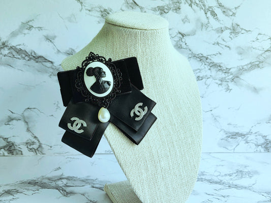 AFRICAN WOMAN CAMEO CC BROOCH