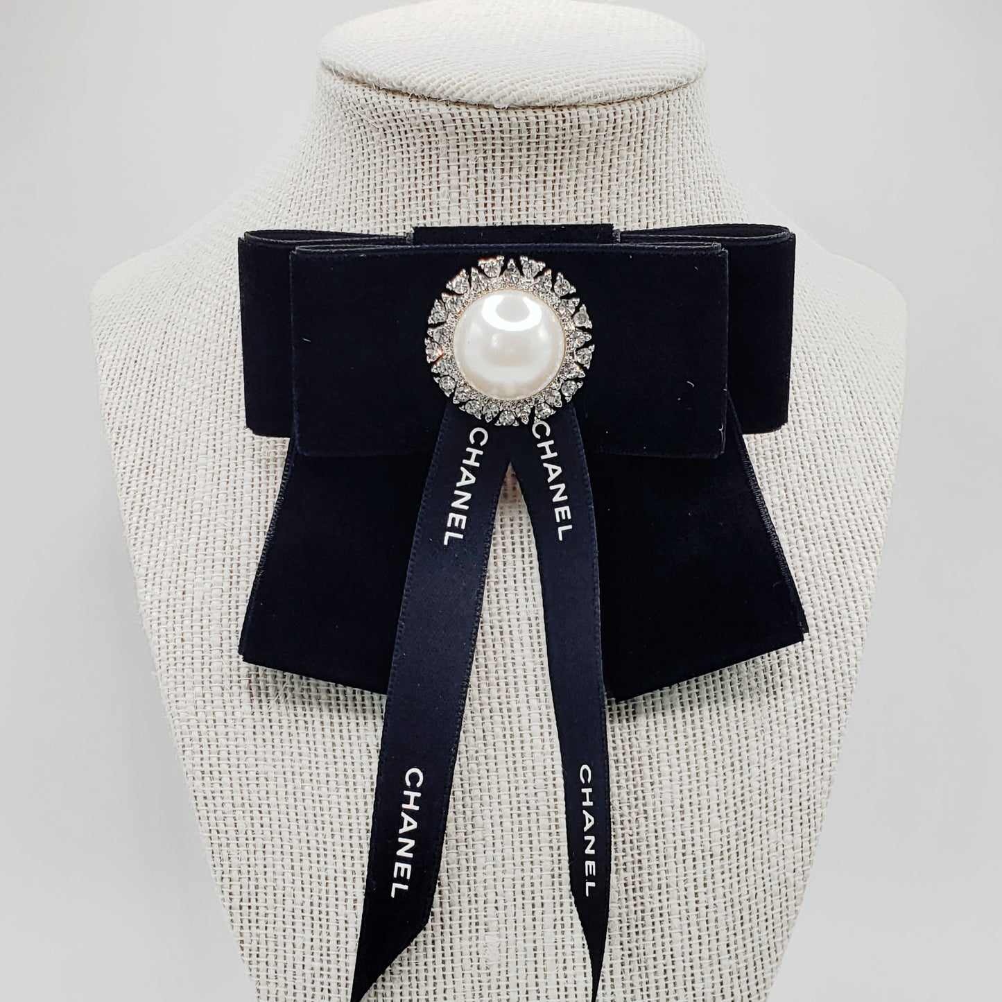 TWO RIBBON VELVET PEARL BOW BROOCH