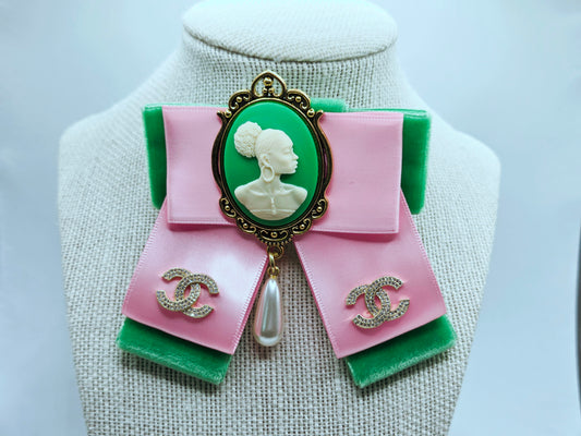 PINK & GREEN AFRICAN WOMAN CAMEO CC BROOCH