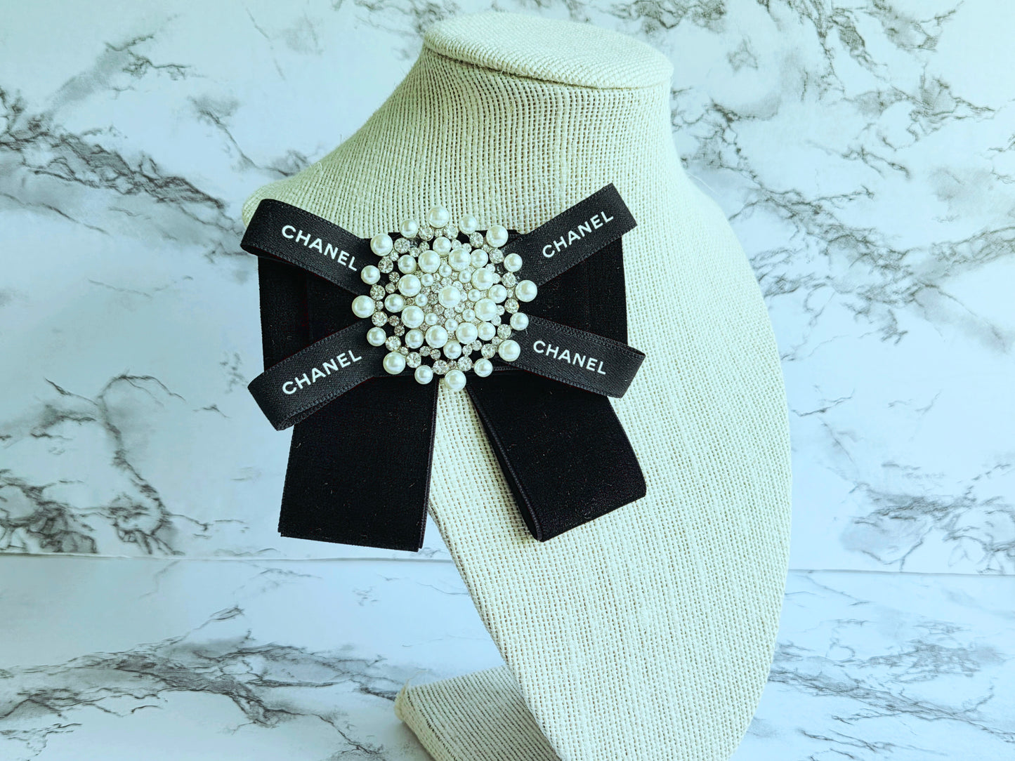 FOUR RIBBON VELVET BOW BROOCH