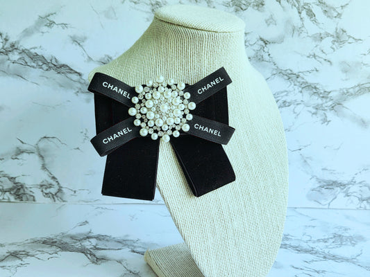 FOUR RIBBON VELVET BOW BROOCH